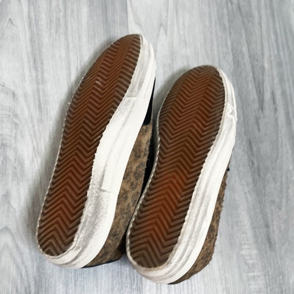 Golden Goose V Star Leopard Suede Sneakers - Picture 2 of 8